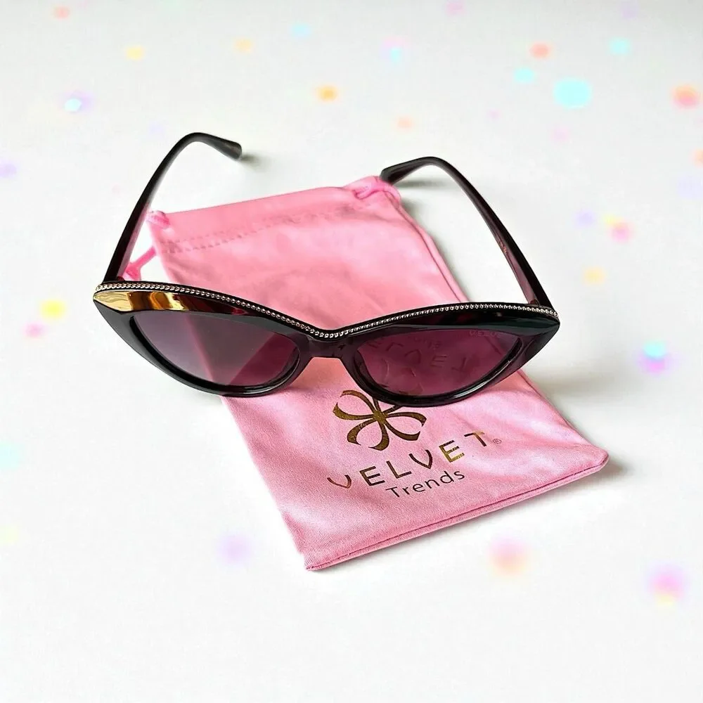 VELVET EYEWEAR The Lily Cat Eye Sunglasses in black w/microfiber pouch